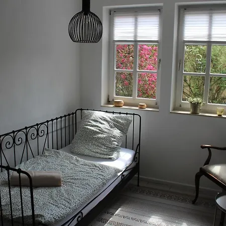 Hostel Am Burgenring - Kostenloser Parkplatz, Zentrum, Self Check-In, Kueche