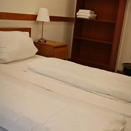 Guest house Hostel Am Burgenring - Kostenloser Parkplatz, Zentrum, Self Check-In, Kueche *