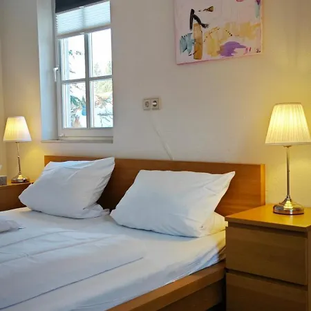 Am Burgenring - Kostenloser Parkplatz, Zentrum, Self Check-in, Kueche Guest house *