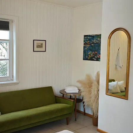 Am Burgenring - Kostenloser Parkplatz, Zentrum, Self Check-in, Kueche * 슐리츠