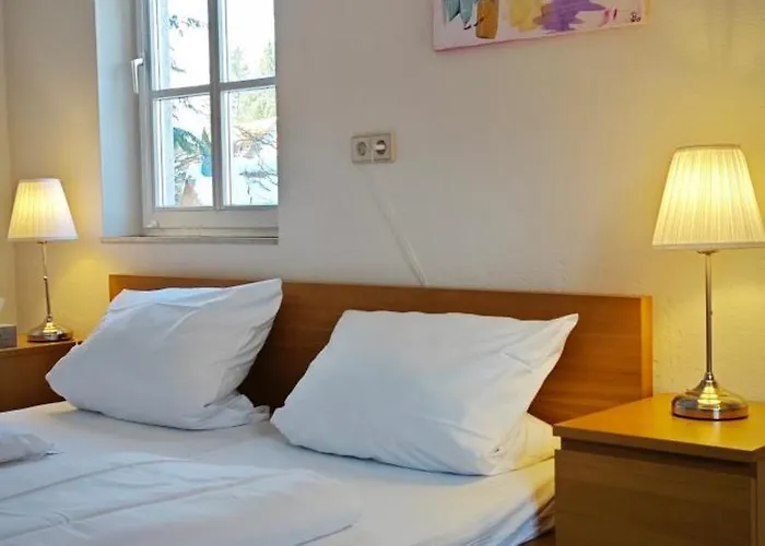 Am Burgenring - Kostenloser Parkplatz, Zentrum, Self Check-in, Kueche Vendégház *