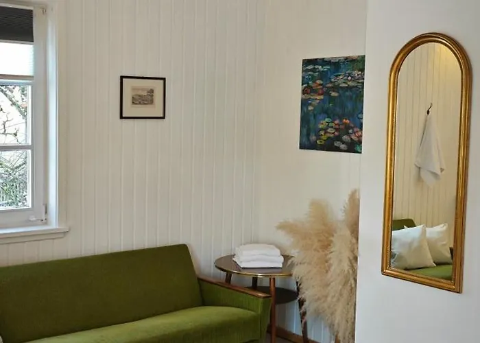 Am Burgenring - Kostenloser Parkplatz, Zentrum, Self Check-in, Kueche * Schlitz